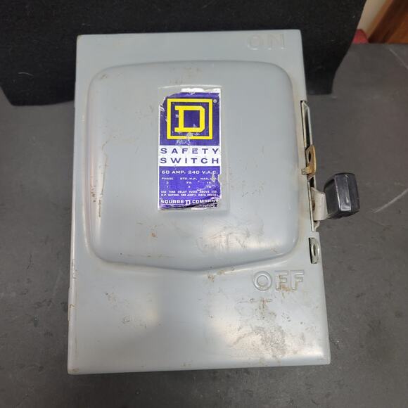 Square D D222N Safety Switch 60 AMP 240 V.A.C Phase 3 Fuse box UNUSED - Picture 9 of 13